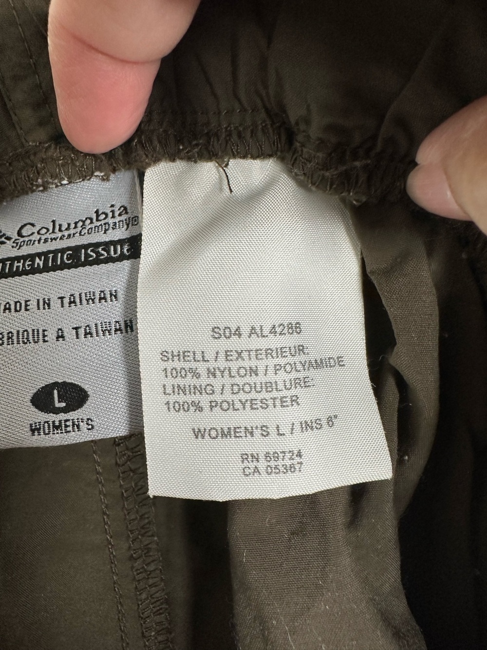 Columbia Women’s Nylon Cargo Shorts Size L - Picture 6 of 6